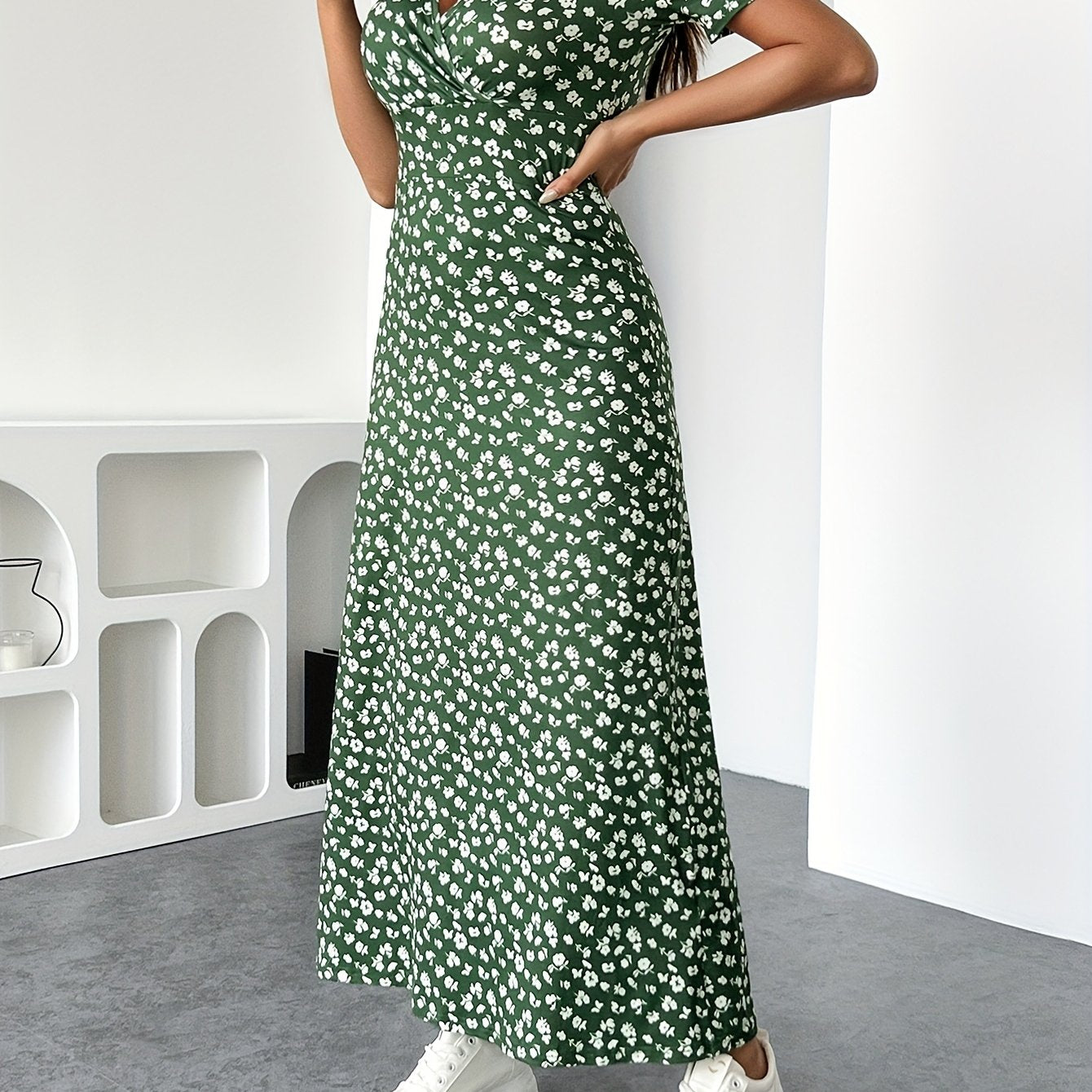 Rosalie | Floral V-Neck Summer Dress