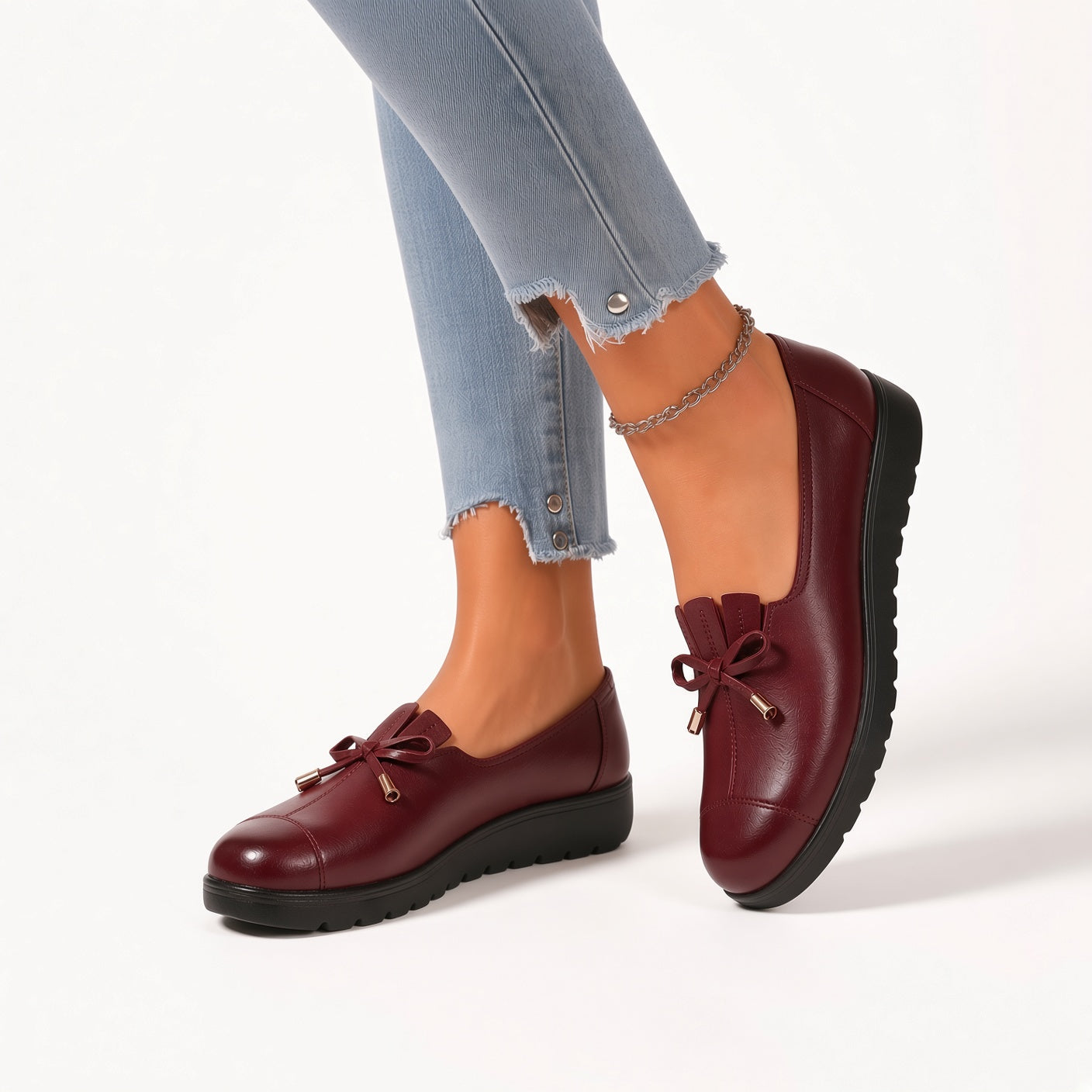 Sevrielle burgundy loafers detail view