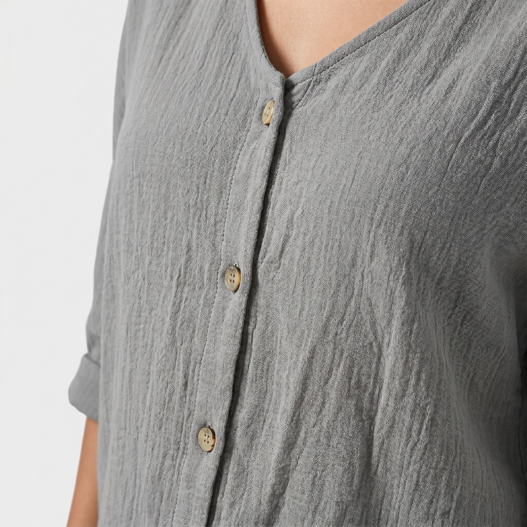 Sara | Crinkled Cotton Button-Up Shirt – V-neck, 3/4 Sleeve