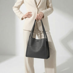 Evelisse grey tote bag detail view