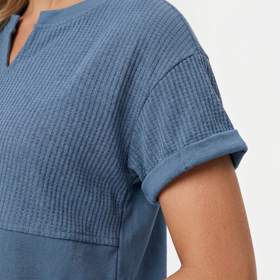 Mia | T-Shirt with Notch V-Neckline and Mixed Ribbed Texture