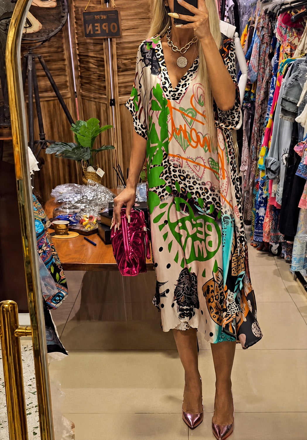 Serena | Colorful V-Neck Midi Dress – Batwing Sleeves and Relaxed Fit