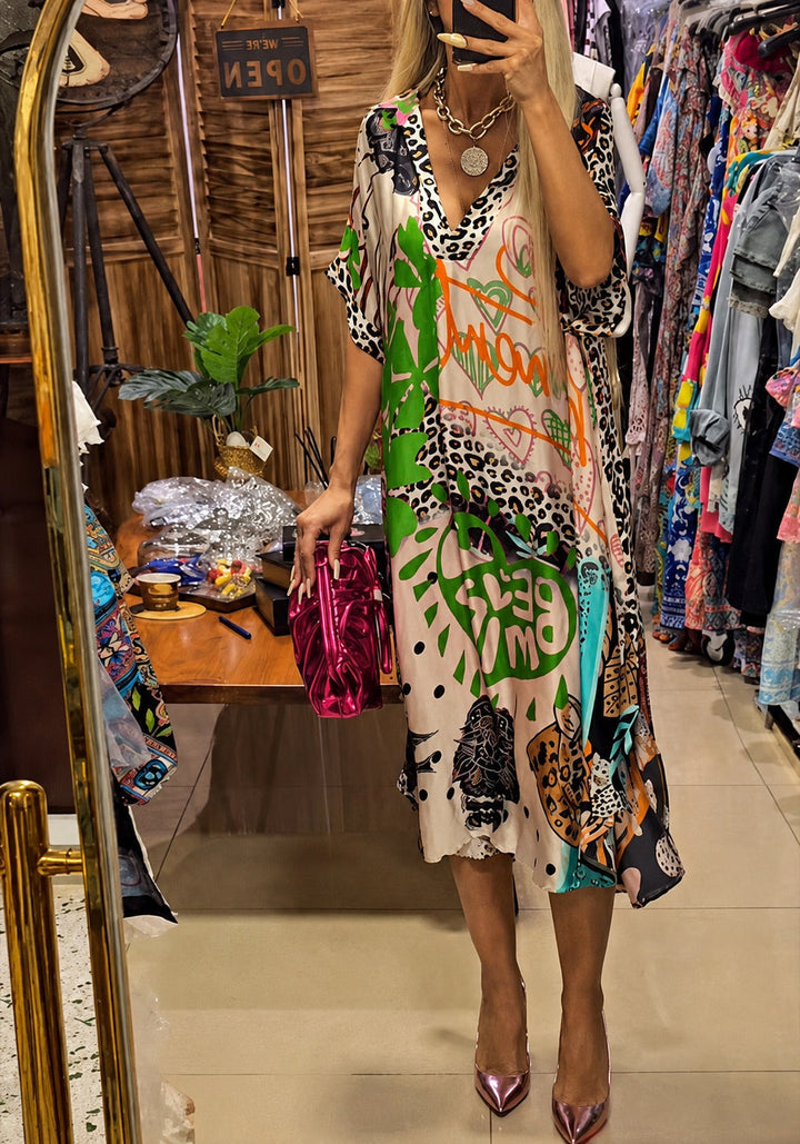 Serena | Colorful V-Neck Midi Dress – Batwing Sleeves and Relaxed Fit